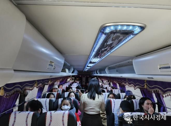 남원시, 2025년 외국인 계절근로자 본격 출국(공항수송 버스탑승).