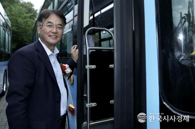 N002 누리버스 개통식에 참석한 이동환 고양특례시장