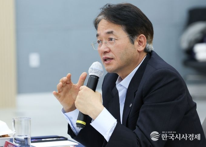 한국항공대·동국대 창업보육센터 입주기업 소통 간담회에서 발언 중인 이동환 고양특례시장