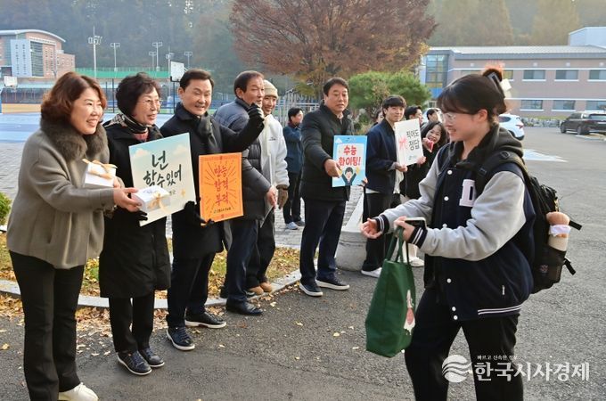 이남철 고령군수, 수능시험장 찾아 수험생 격려