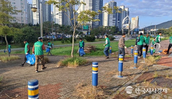 10일 남악 19리 일원에서 진행된 삼향읍 클린무안 활동