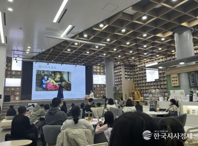 소리로 물든 무대, 판소리 렉처 콘서트