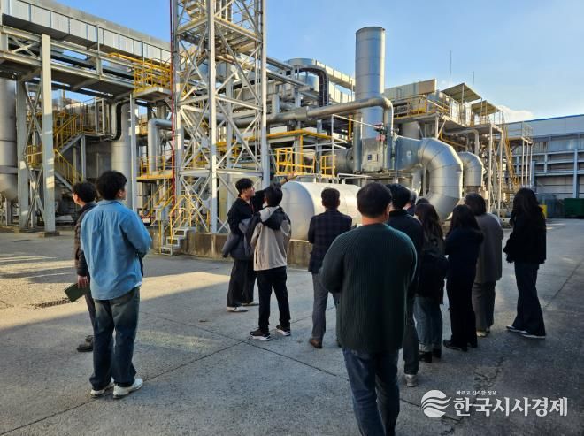 천안시는 14일 서북구 성거읍 소재 SK마이크로웍스솔루션즈(주)에서 ‘천안시 화학물질 배출저감 지역협의체’ 회의를 개최했다.