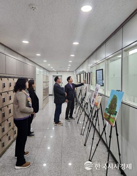 처인구 역북동 주민자치위원회는 7일부터 14일까지 역북동행정복지센터에서 주민자치 프로그램 작품전시회를 개최했다