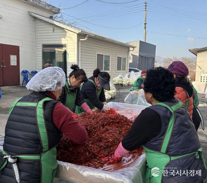 포천시 신북면 남녀새마을회, ‘2025 사랑의 김장 나눔 행사’ 개최