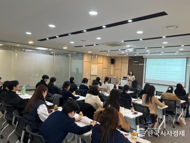 11월 13일과 11월 17일 2차례에 걸쳐 관내 신규 및 저경력 초등교사 26명을 대상으로 ‘2025 신규 및 저경력교사 생각자람학생평가 역량강화 연수