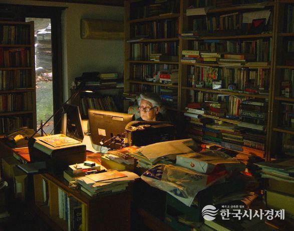 기이한 생각의 바다에서