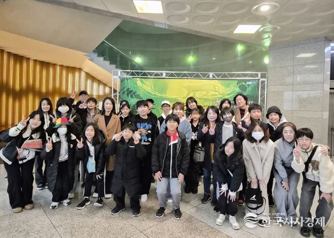 ‘함께 가자(家慈), 예술길’ 참여 가족 단체 사진