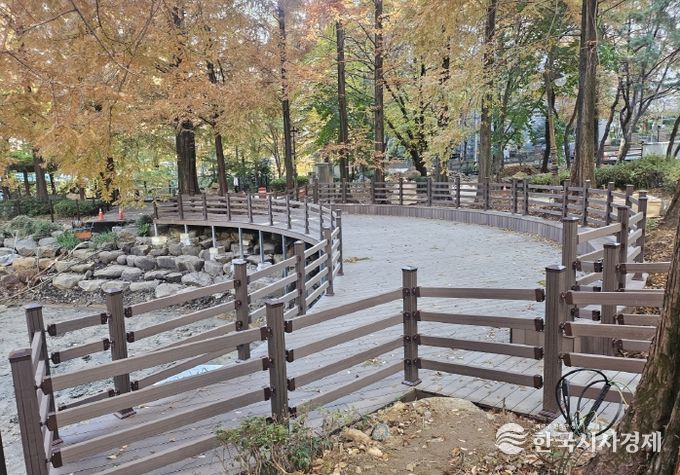 월영연못공원 전망데크 설치