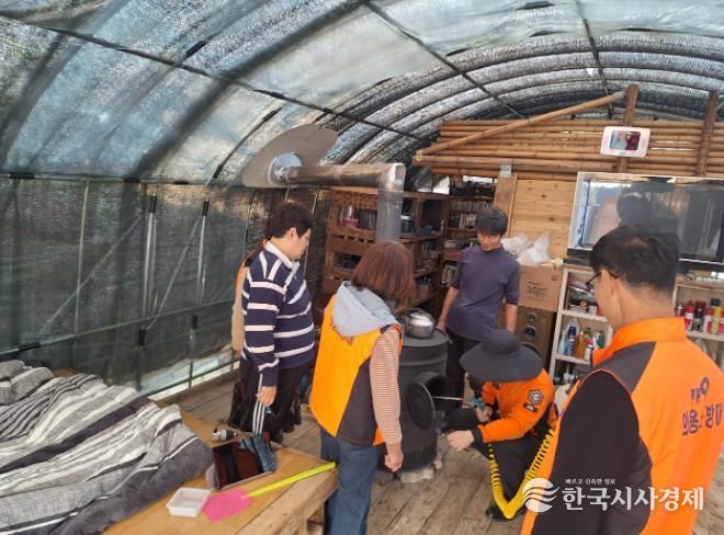 강진소방서, 화목보일러 분진 제거…겨울철 화재예방대책 지속 추진