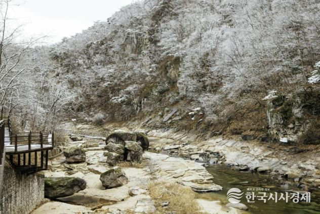 지난해 하선암 설경
