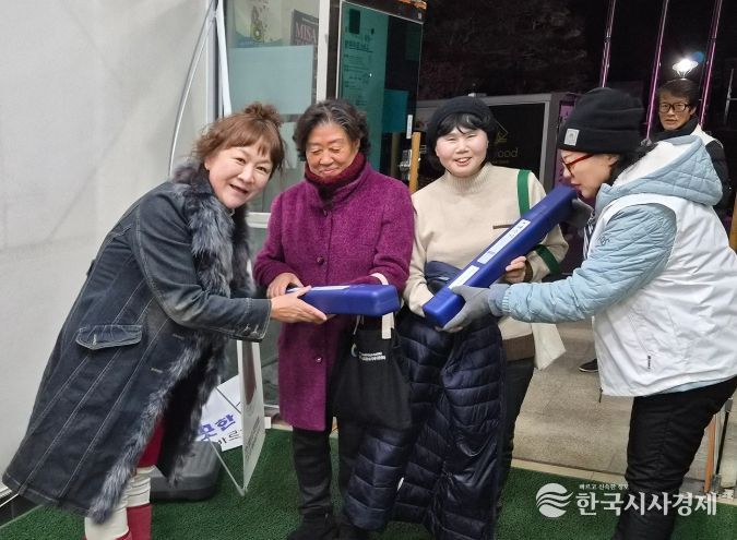 동두천시 생연1동 바르게살기운동위원회, 태극기 나눔 캠페인 전개