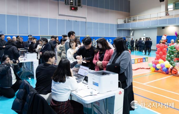 ‘희망2026 나눔캠페인’에서 각계각층 군민들이 기부를 하며 청양군의 나눔 정신을 실천했다.