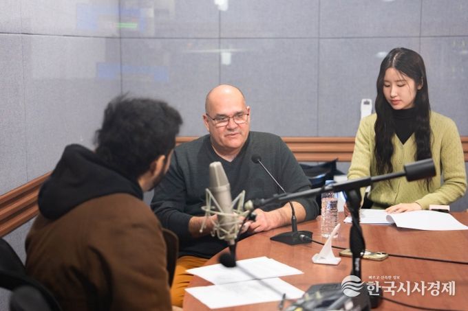 글로벌광주방송- 출판·번역가 피에르 비지우