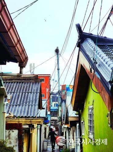 인생사진 맛집, 속초 대상 수상작(새마을길 비오는 어느날)