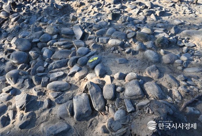 예맥역사문화권 동해안 최초 적석분구묘 확인