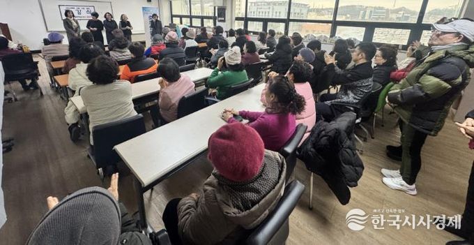 성인문해교육의 모범, 충주열린학교, 성인학습자와 함께한 2025년 알찬 교육성과 결실