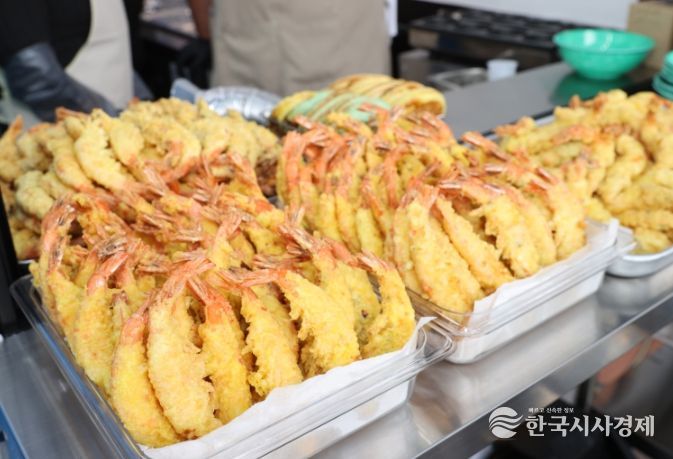 노인일자리 공동체사업단 ‘녹동바다 카페& 분식’ 새단장