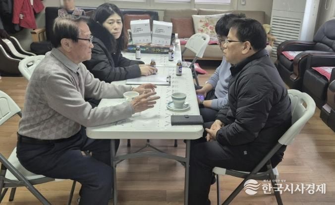 수원시 영통구 영통1동 경로당 방문, 겨울철 난방용품 및 백미 전달