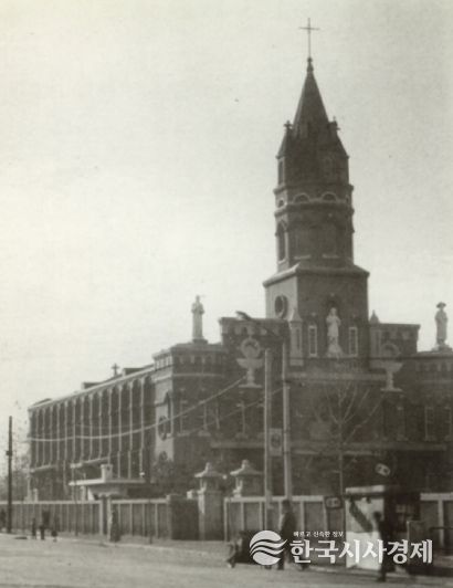 전주중앙성당, 7번째 국가등록문화유산 예고...천주교 새명소 기대(1960년대 중앙성당)