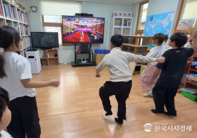 늘푸른지역아동센터 학생 대상 VR 기반 동작인식 스포츠 체험 현장