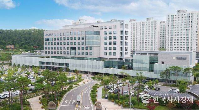 예산군청사 전경