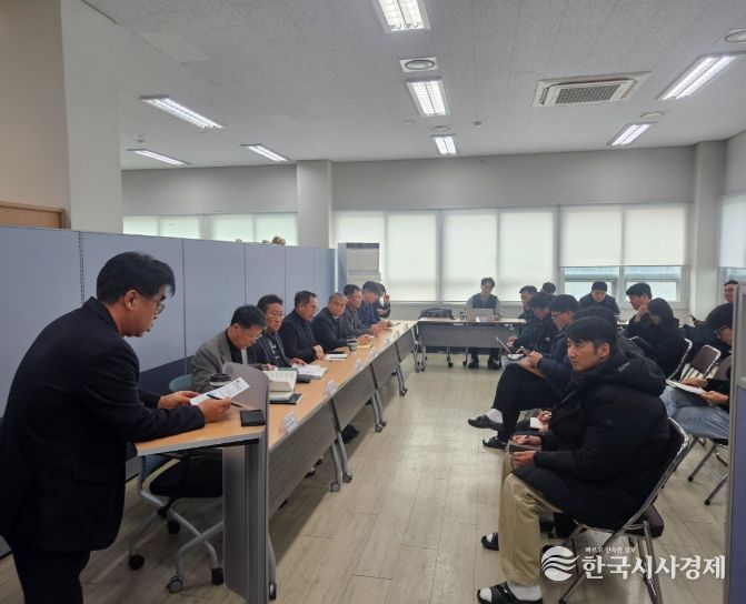 천안시는 지난 23일 천안풍세일반산업단지 관리단 회의실에서 풍세일반산업단지 내 이랜드 물류센터 화재와 관련해 간담회를 개최했다.