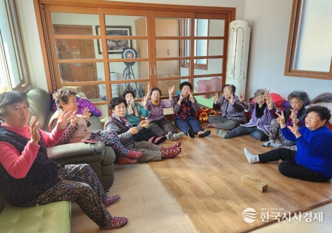 지역 어르신 건강증진과 활기찬 노후 문화생활 지원