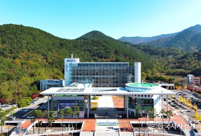사천시청 전경
