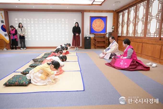 충녕어린이집 원아들과 함께하는 설날 세배 행사