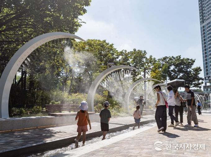 여의도 앙카라 공원 내 물의 정원 조성 모습