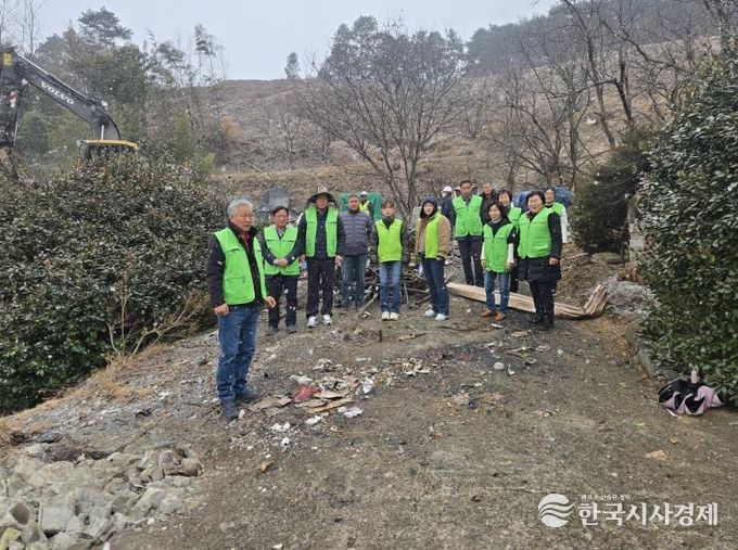 봉산면 지역사회보장협의체 화재 가구 현장 방문 사진