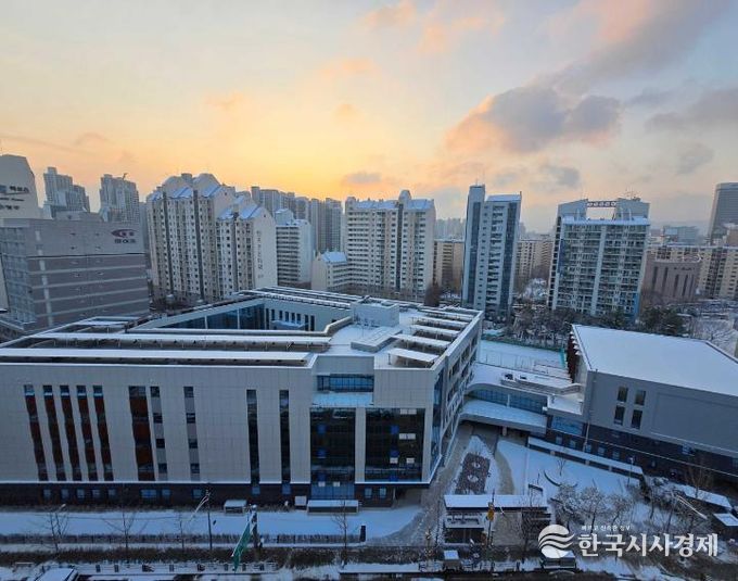 잠원동 청담고 전경