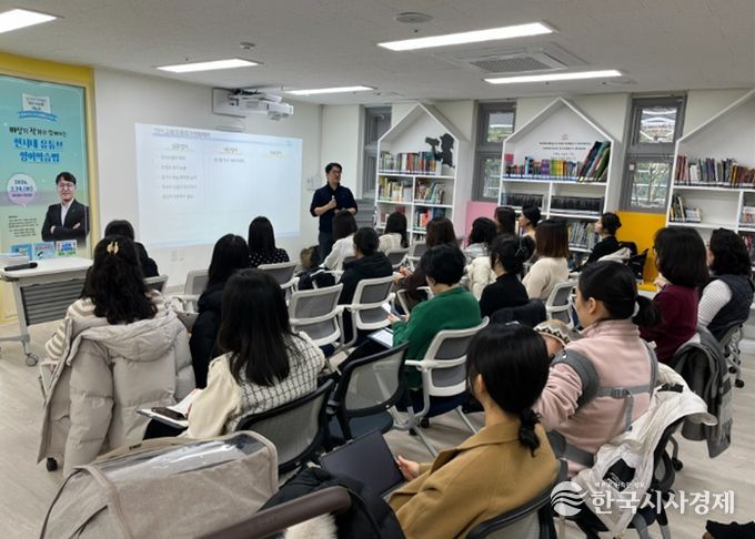 동구 꿈영도‘별빛 북살롱’, 배성기 작가 특강 성황리 마무리