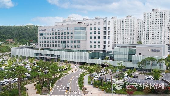 예산군청사 전경