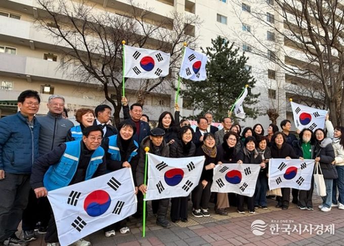 광명시 철산3동 주민자치회는 지난 25일 제107주년 3·1절을 앞두고 2026년 주민자치 마을사업인 ‘테마잇길’의 첫걸음을 내디뎠다.