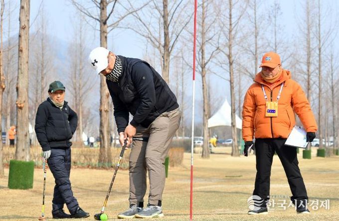 2026 화천군 시즌 오픈 전국 파크골프 대회 결선 라운드가 10일 하남면 거례리 산천어 파크골프장에서 시작됐다