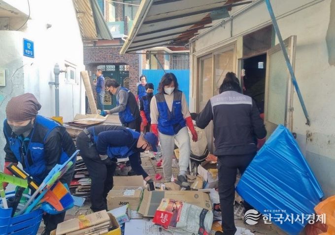 덕연동 우리동네 복지기동대 ‘봄맞이 사랑의 집 청소’