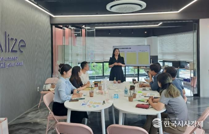 함안군, 청년창업 지원 성과 빛나...2개 참여팀 마을기업 지정_마을기업 지정 기업 2 (주) 알리제 대표 이성정 사진