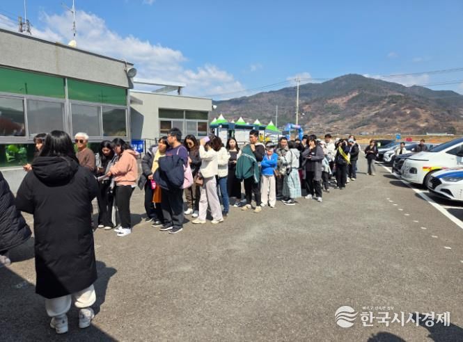 광양매화축제 개막 매돌이 키링 이벤트 관광객 북적 홍보소통실(이벤트현장2)