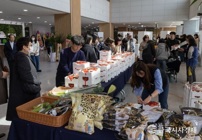 익산시청서 상생 장터 운영