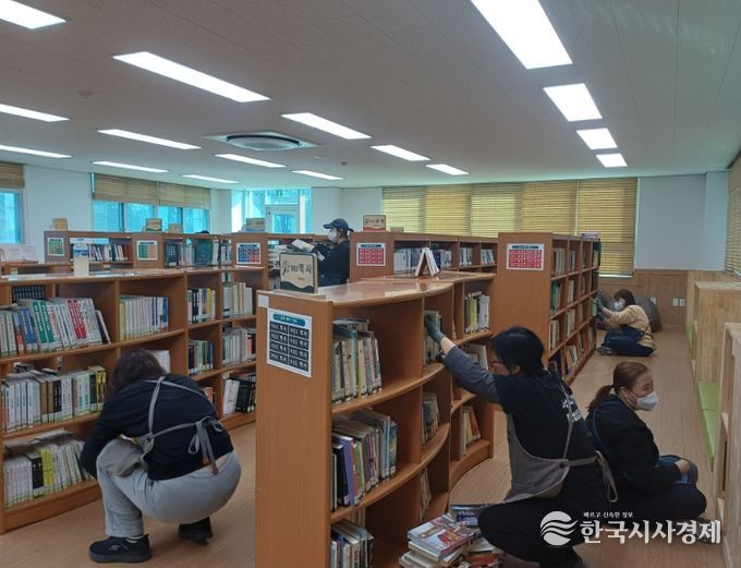 서산교육지원청, 부석중 도서실 정리 지원