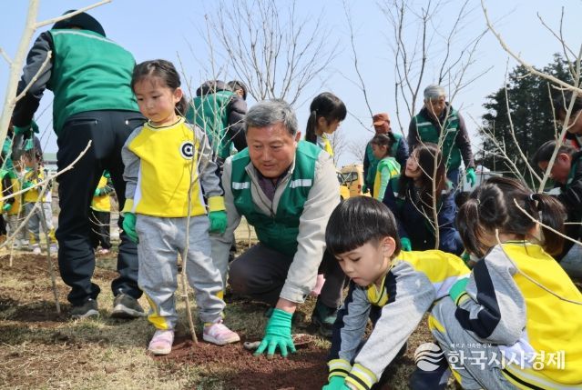 어린이‘꿈트리 나무심기’