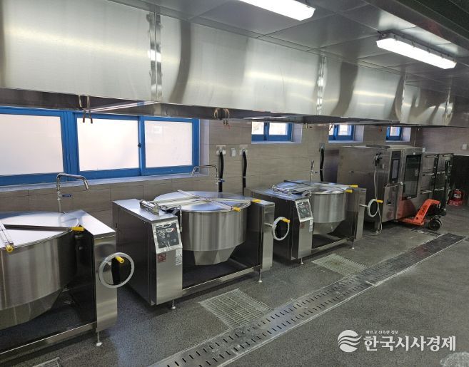 첨단초 조리실 인덕션과 환기시설 공사 후