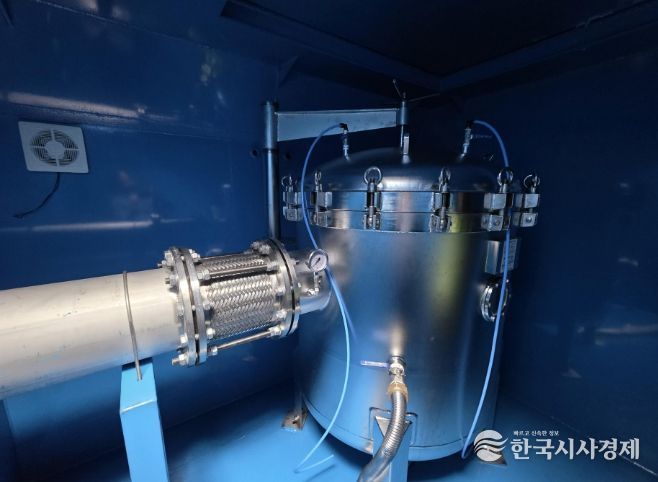 충남 계룡시는 신도안면에 상수도 정밀여과장치(위 사진)를 설치 하고 4월 2일부터 맑고 깨끗한 수돗물을 공급한다