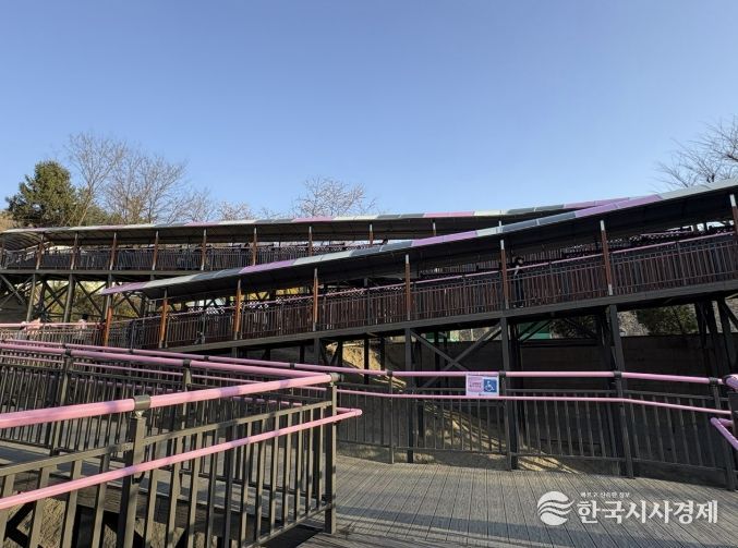 원미산 진달래동산 ‘무장애 데크로드’ 조성 모습