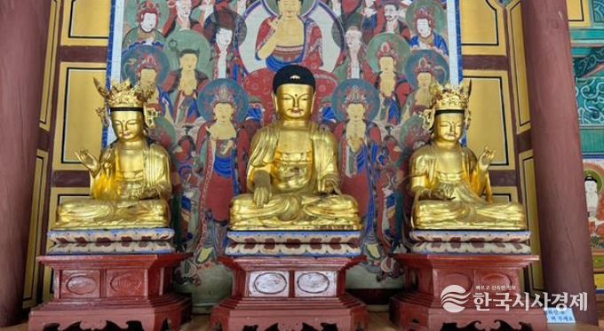 임실 신흥사 ‘목조석가여래삼존불 및 대좌’ 도 유형문화유산 최종 지정
