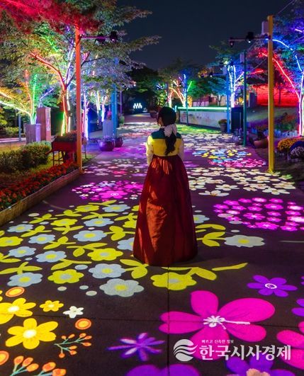 김해가야테마파크 야간개장 모습