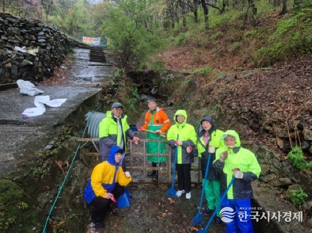 부산 북구 만덕2동 호우 대비 토사유실 방지망 환경정비 실시
