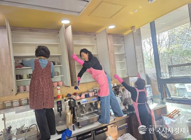 부평구노인복지관, 봄철 환경정비로 쾌적함과 활기 넘쳐!